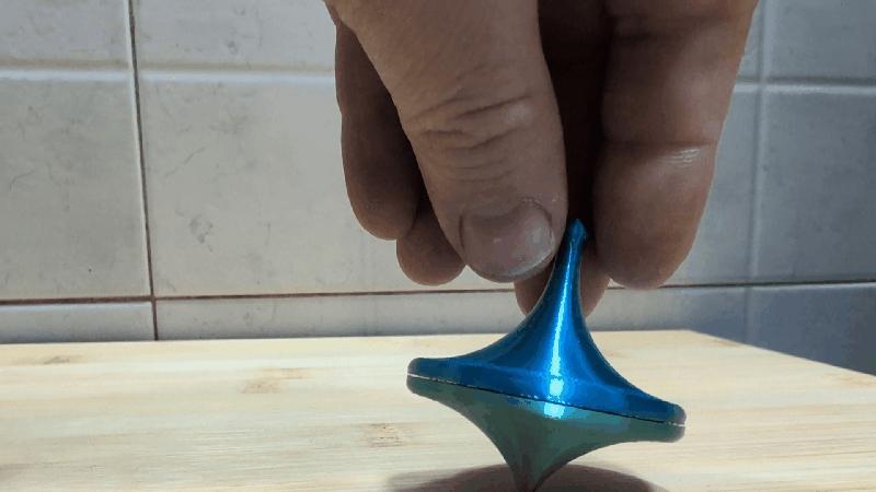 Screwable spinning top (no glue needed)