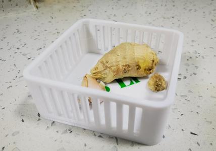 Kitchen Ginger and Garlic Basket