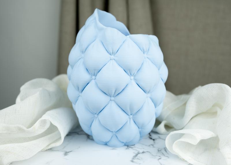 Pillow Vase – Soft Elegance in Sculptural Form