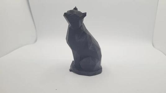 Lowpoly sitting cat – remixed