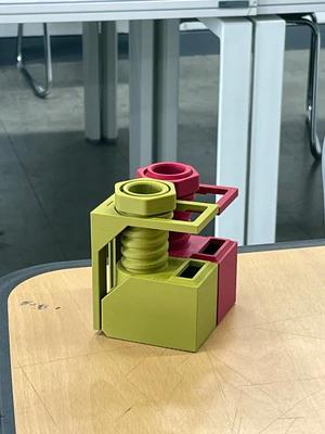 CLAMPOT, a vase for your bookshelf