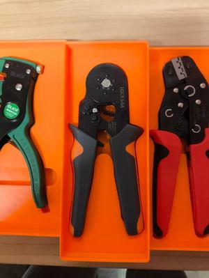 Gridfinity HSC8 6-6A Crimping Tool Holder – With and Without Eject Hole