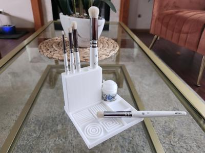 Dry Brush Station – Removable Brush Storage