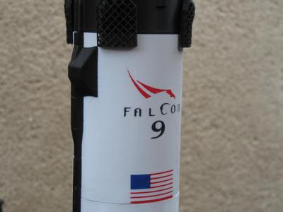 spacex falcon 9 crew dragon v2