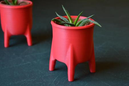 Chubby cauldron plant pot