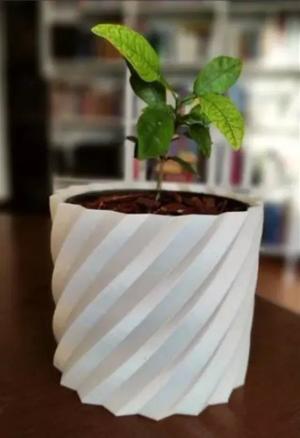 Twisting plant pot (4 Sizes)