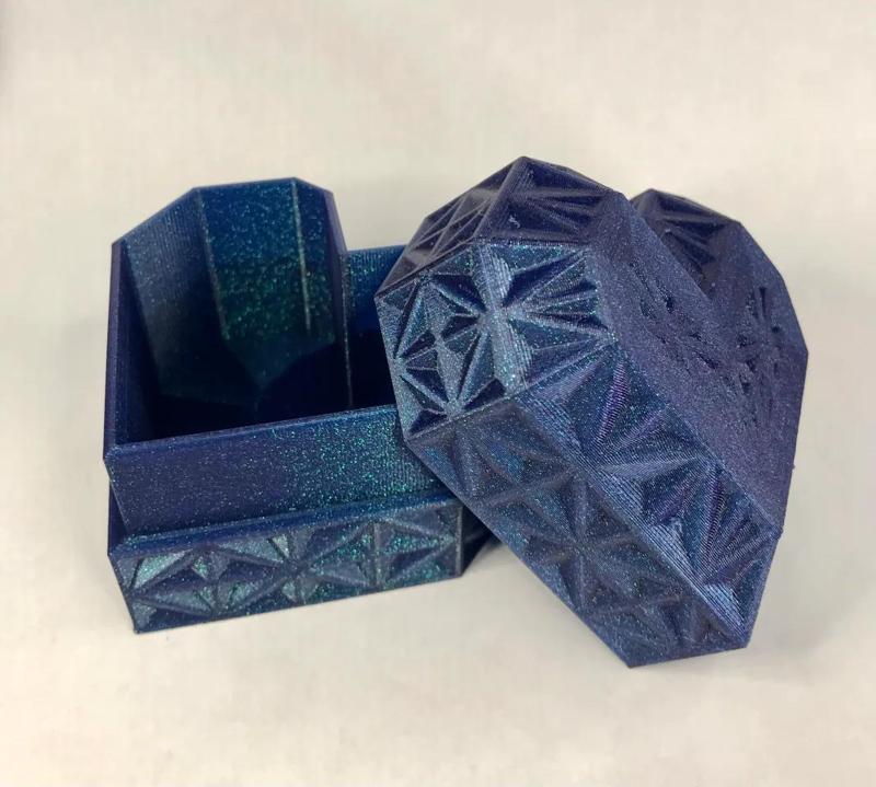 Low-poly Heart Box