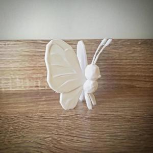 Butterfree – low poly (pokemon)