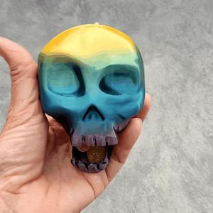 Articulated skull box