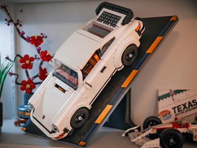 Race Track Shelf Display for Brick Models