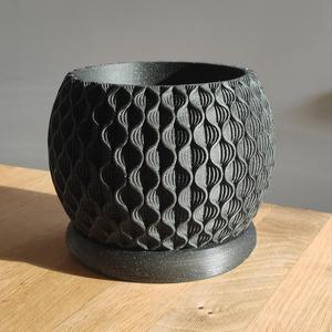 Planter with tray