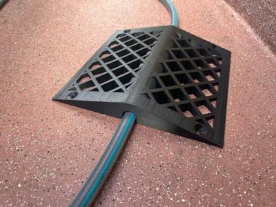 Rasenmähroboter Rampe für 3/8″ Schlauch (Gardena)