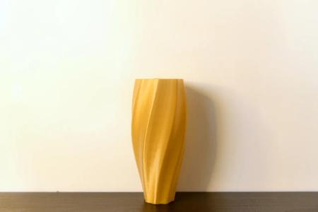 Wavy vase