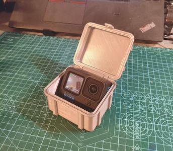 Scalable hinged box