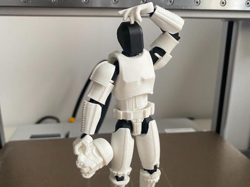 StormTrooper helmet in Dummy13 Hand (StarWars)