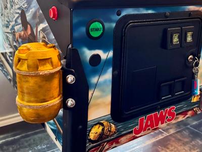 Stern Pinball - Jaws: The Cup Holder