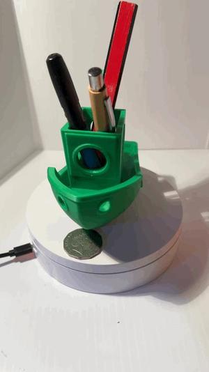Benchy desk organiser / pencil holder