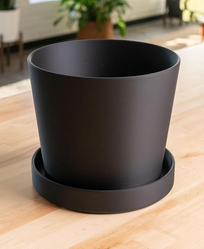 Ruby Planter – Large Planter with Removable Drip Tray