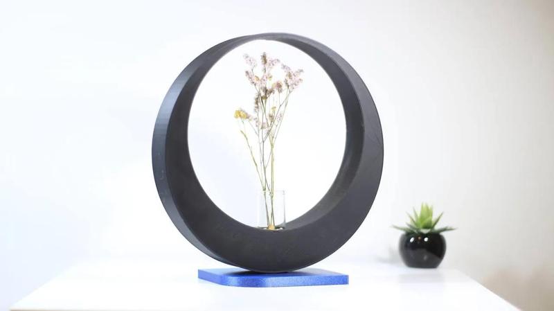 Eclipse Vase