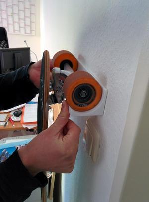 Longboard / Skateboard wall holder
