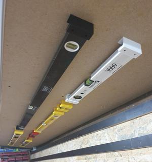 Holder / Mount for spirit level — Halterung für Wasserwaagen
