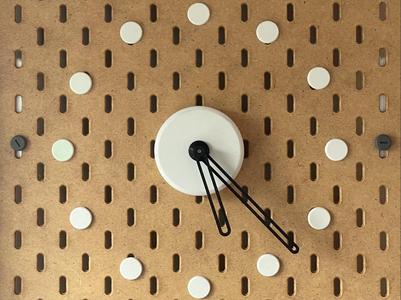 Minimalistic Skadis Clock