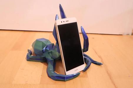 Low Poly Octopus Phonestand