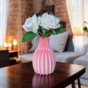 Extraordinarily shaped vase “Facetta”