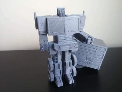 Transformable Optimus Prime (single print, no support material)