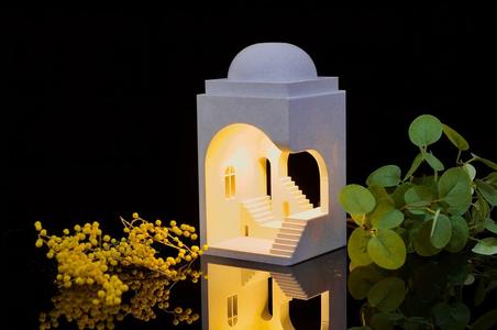 “Stairs to Nowhere: an unique lamp”