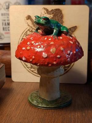 Mushroom with a frog   
