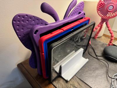 Tablet Holder - I HAVE KIDS EDITION -