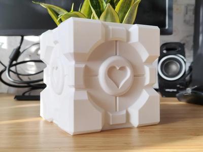 Companion Cube Plant pot and Planter – Vase mode design
