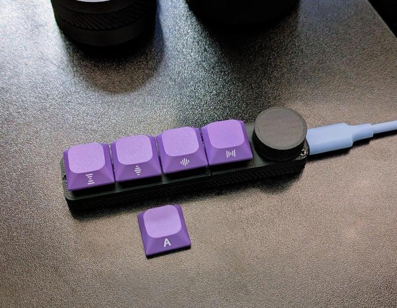 BLE media control macro pad (OpenSCAD)