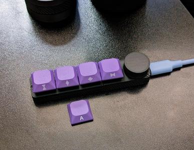 BLE media control macro pad (OpenSCAD)