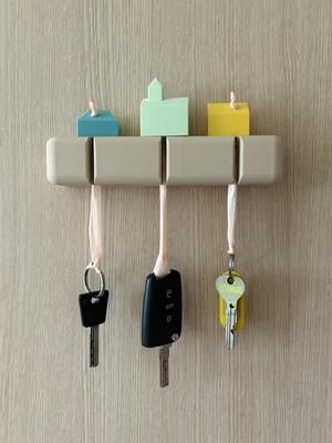 Keychain holder