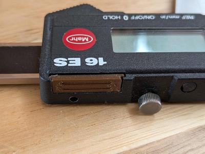 Mahr 16 ES calipers battery door
