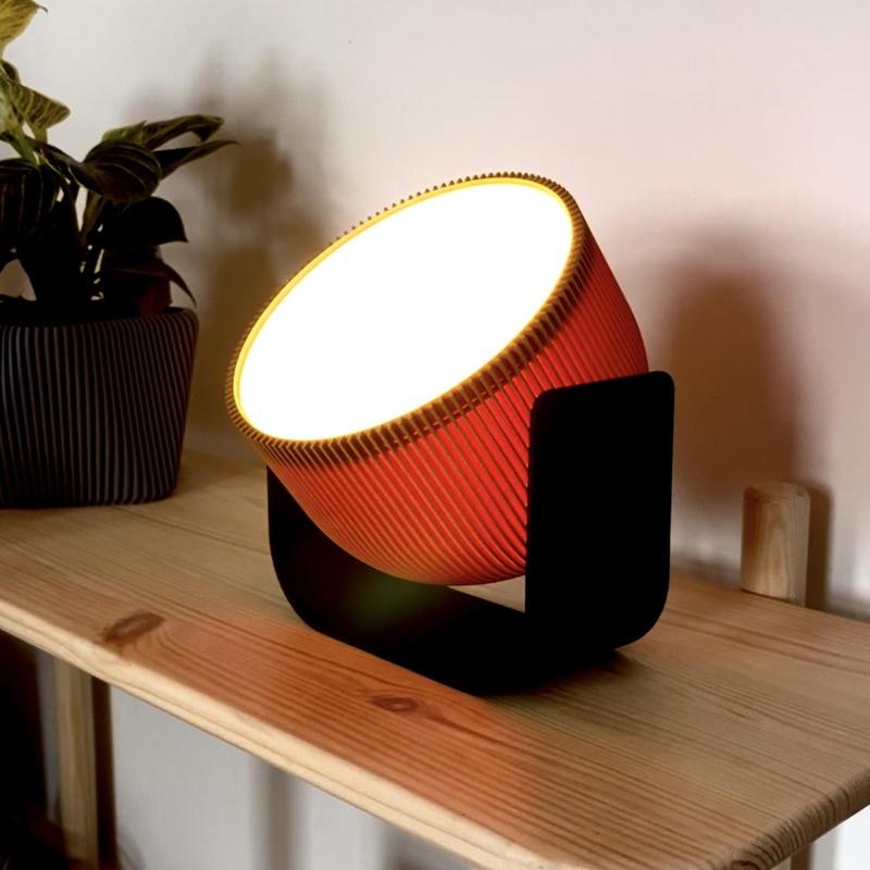Swing – a mid century table lamp
