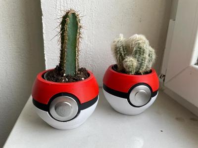 Pokeball flower pot