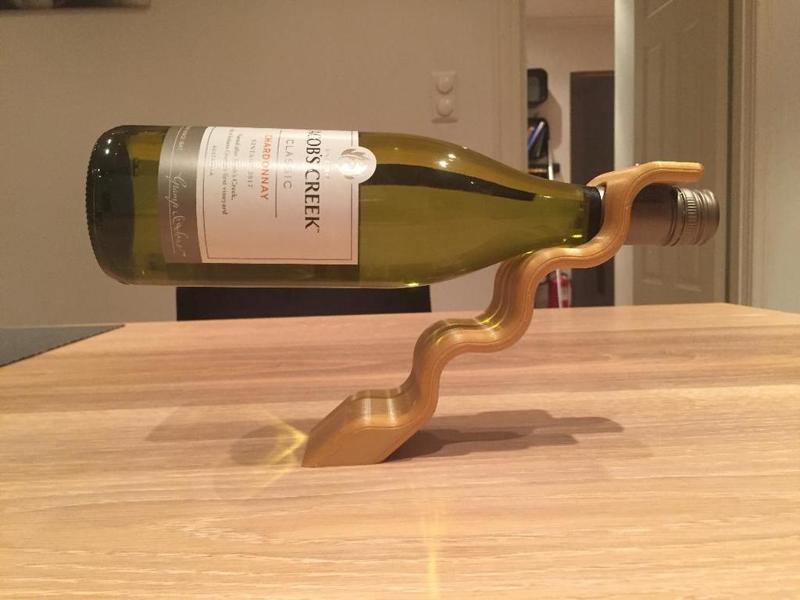 Balancing wine bottle holder