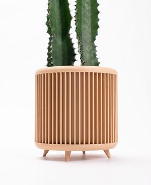 Planter with Legs – The Nelson
