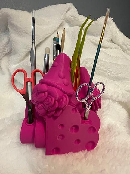 Gnome Heart Holder