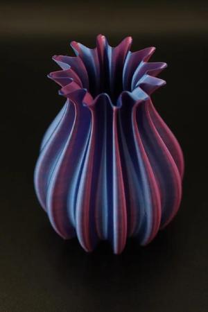 Curved vase