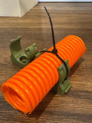 Smurf Tube 1″ Flexible Conduit Clip w zip tie