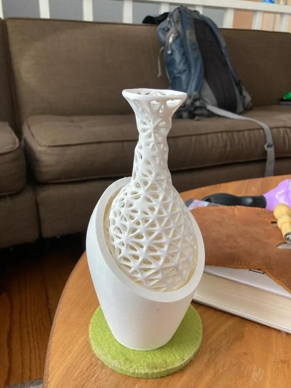 Water Lattice Vase