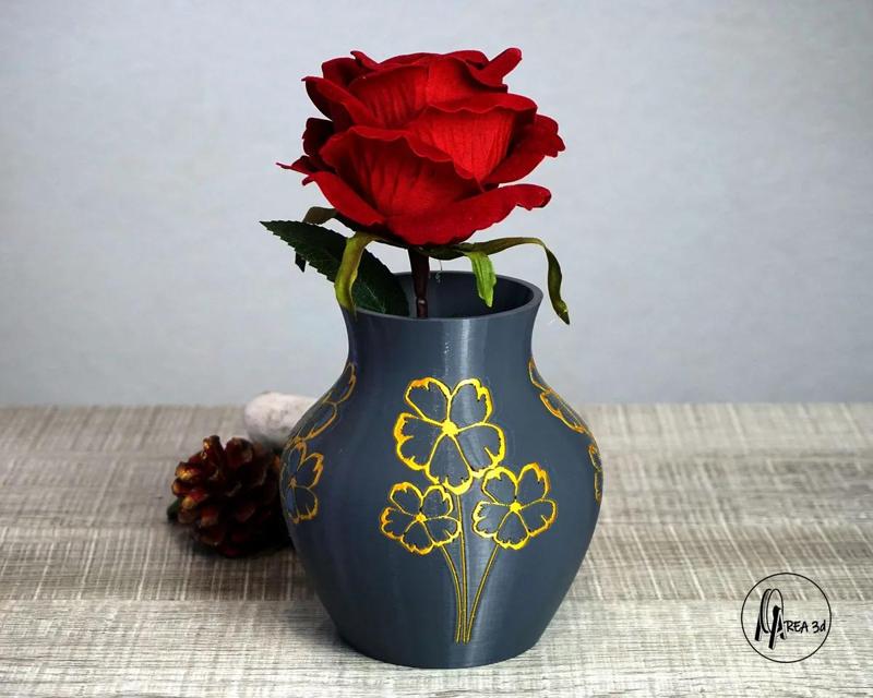 Vase with golden flowers single and MMU