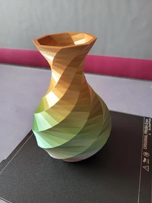 Vase rainbow, duhová váza