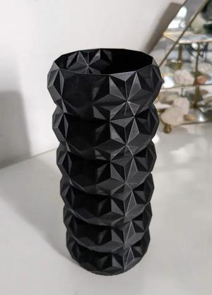Low poly Vase “off road tire”