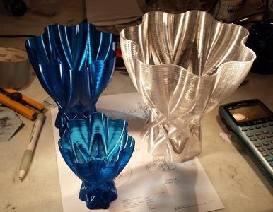 Cycloidic Vase (t-glase)
