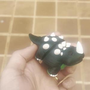 Osmia Flexible Triceratops!!!